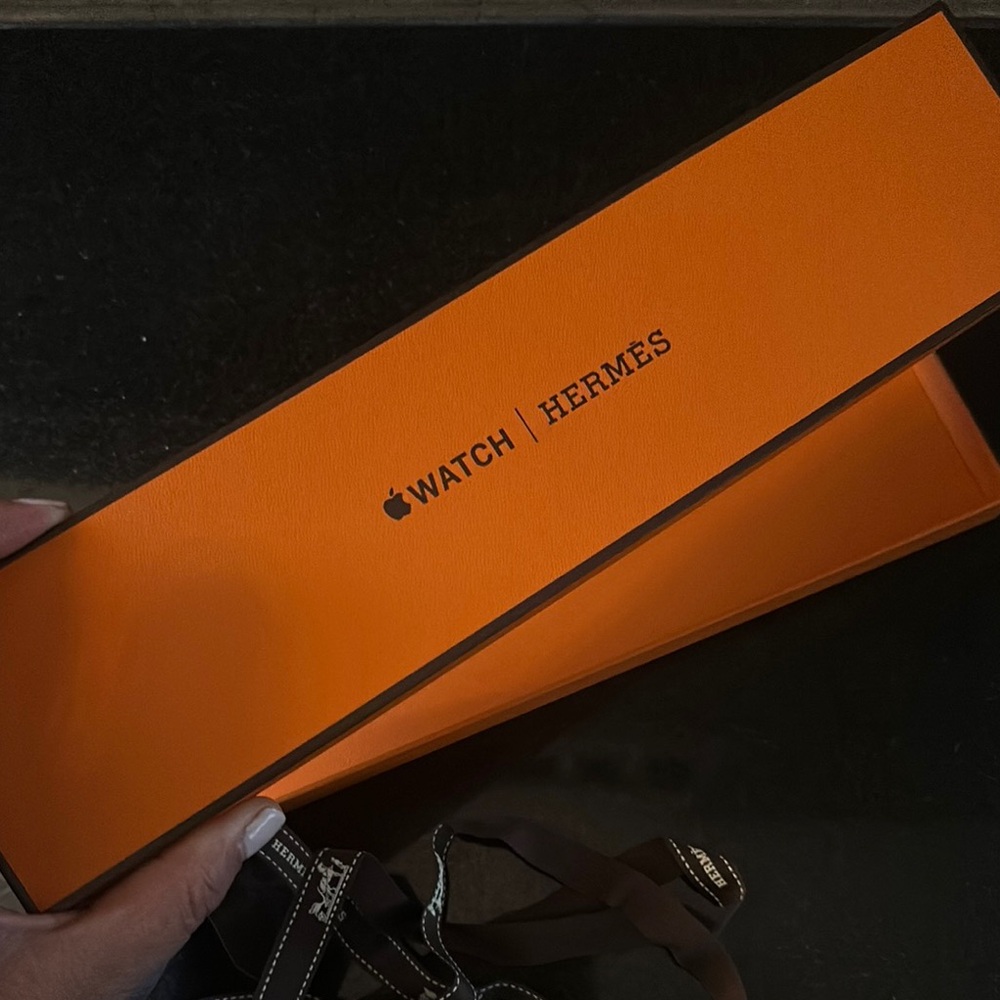 Apple Watch Hermès Box - Picture 3 of 5
